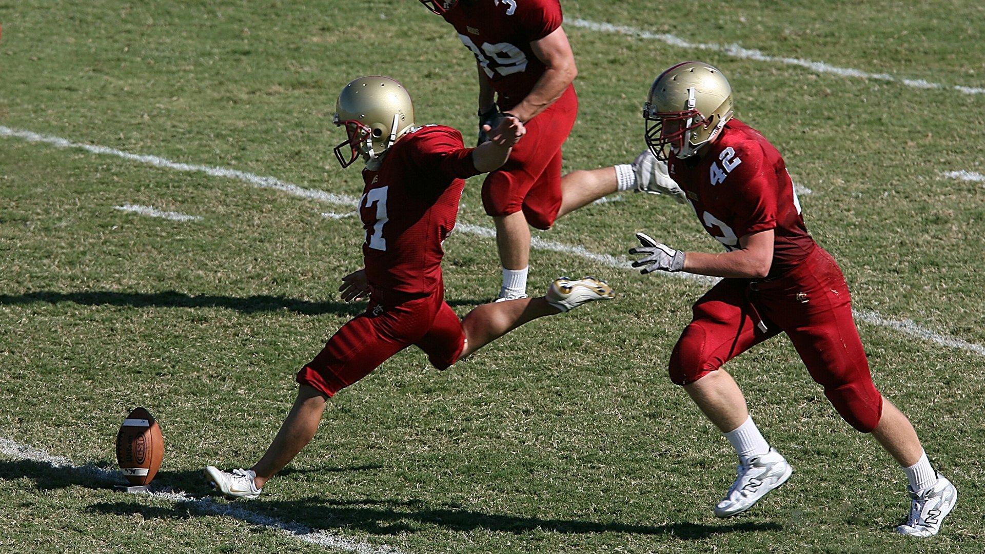 小学生有钱了？库里有意合资收购NFL家乡球队