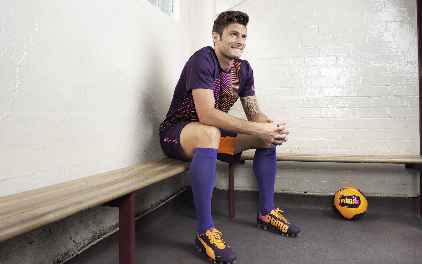 功勋门将李帅告别申花引发震动，下一站或转投同城宿敌上港？